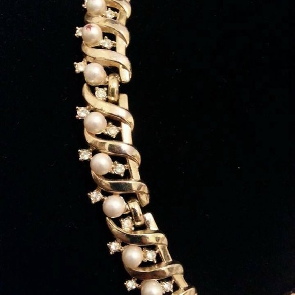 VINTAGE TRIFARI STONYBROOK SET OF NECKLACE EARRINGS PEARL CRYSTALS JEWELRY GOLD - Picture 5 of 10